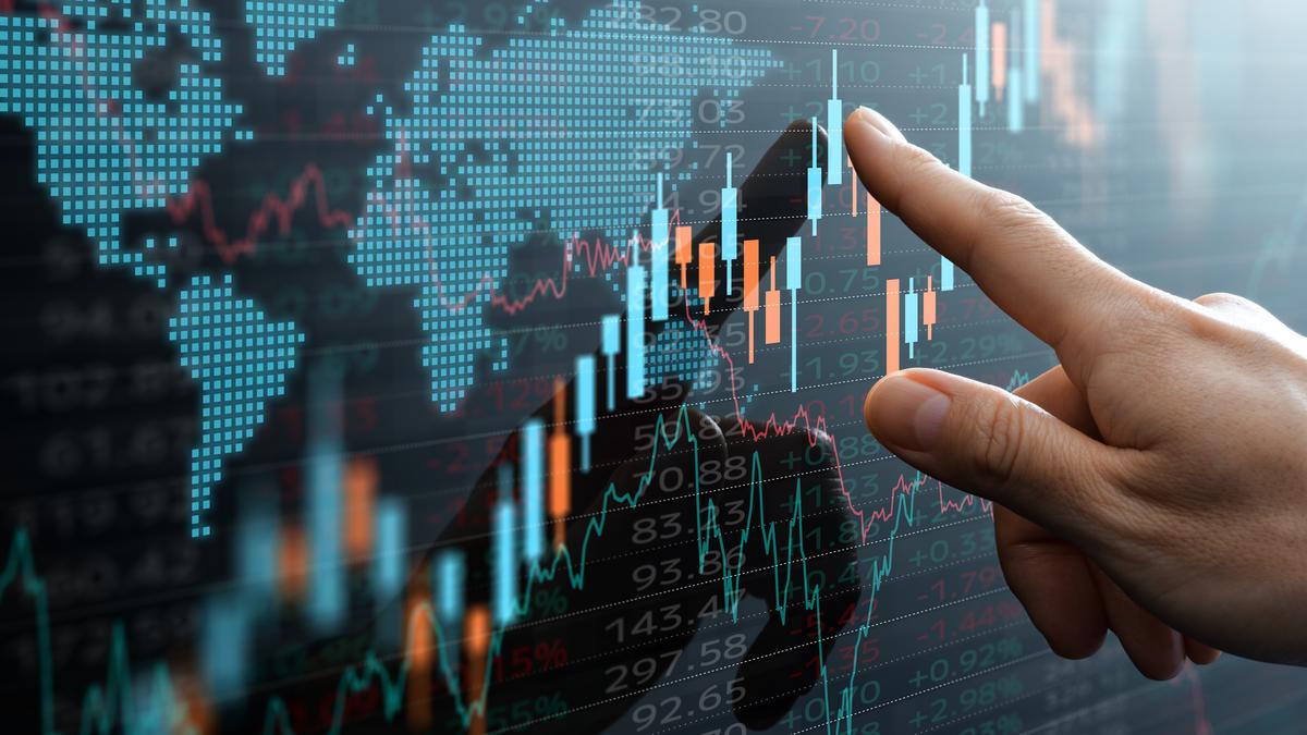 Sensex Recovers from Early Losses as Investors Return to Key Stocks; What Helped the Market Stabilise?